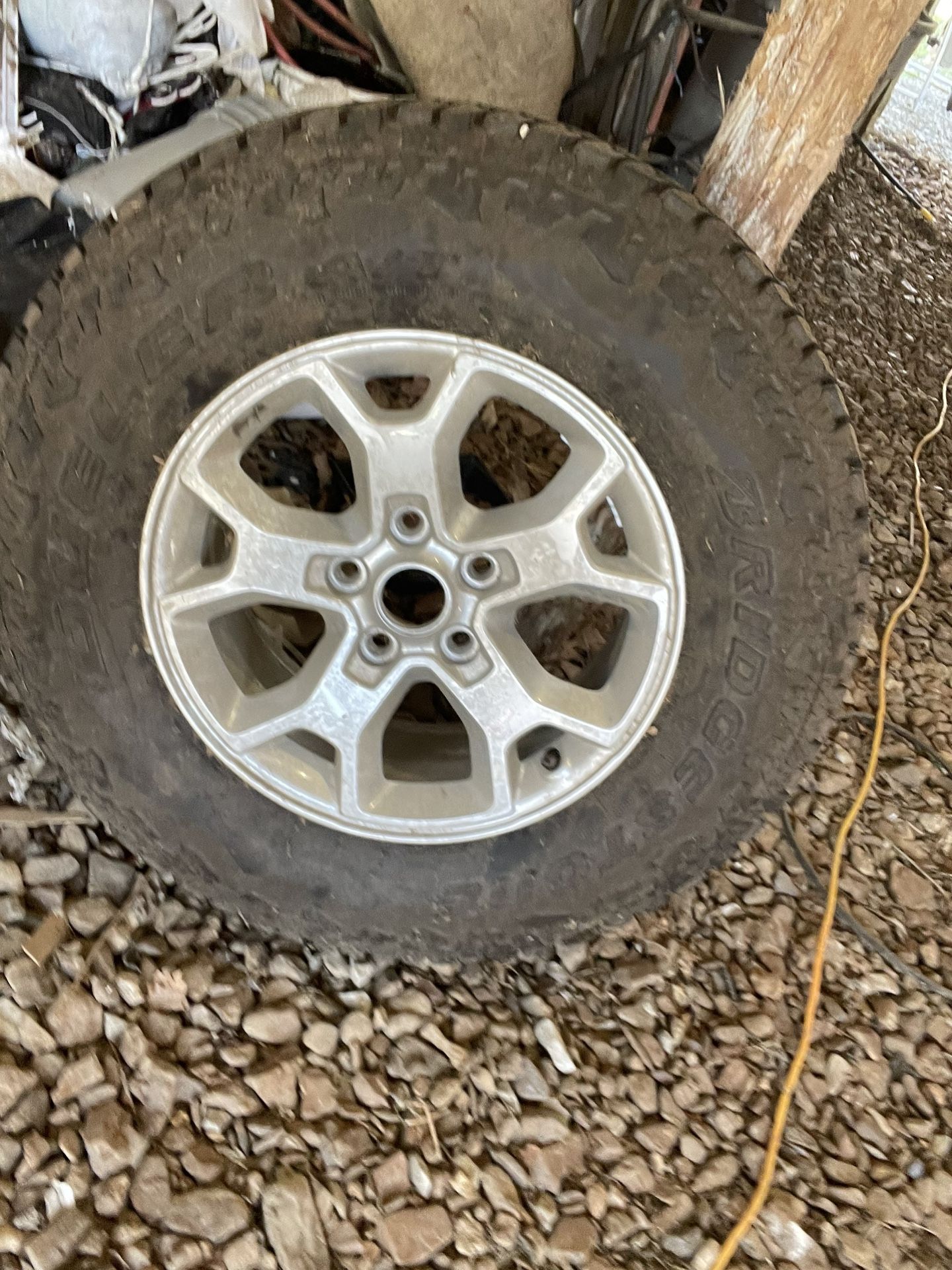245/75/17 New Wheel And Tire Jeep. 245/75/17 Bridgestone Dueler A/T