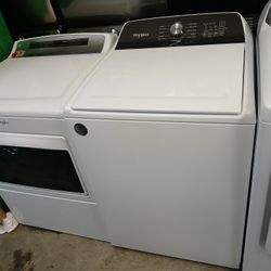 WHIRLPOOL HE TOP LOAD WHITE WASHER AND GAS DRYER