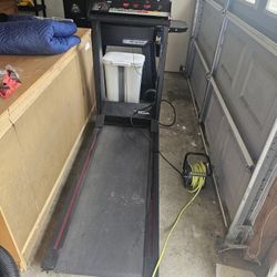 True 400P Treadmill