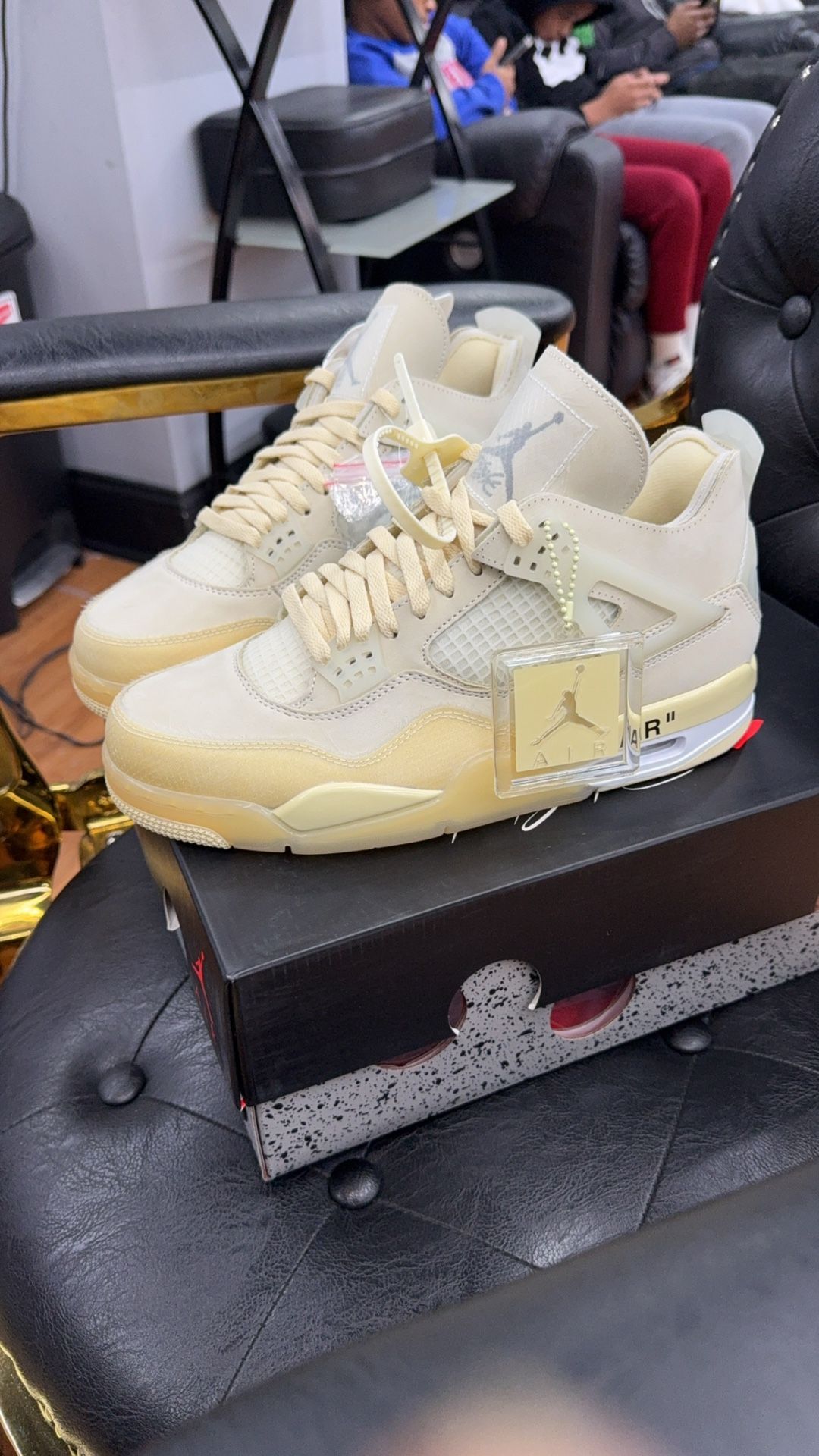 Off White Jordan 4