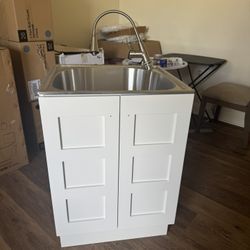 Laundry Sink With Non Visible Damages