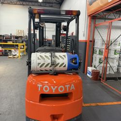 TOYOTA 4,000lb - 3 Stage Mast 