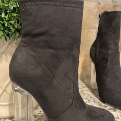 Woman Booties Size 6 