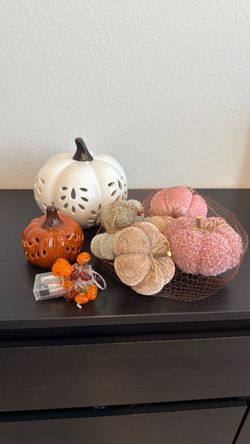 Assorted Pumpkin decor!