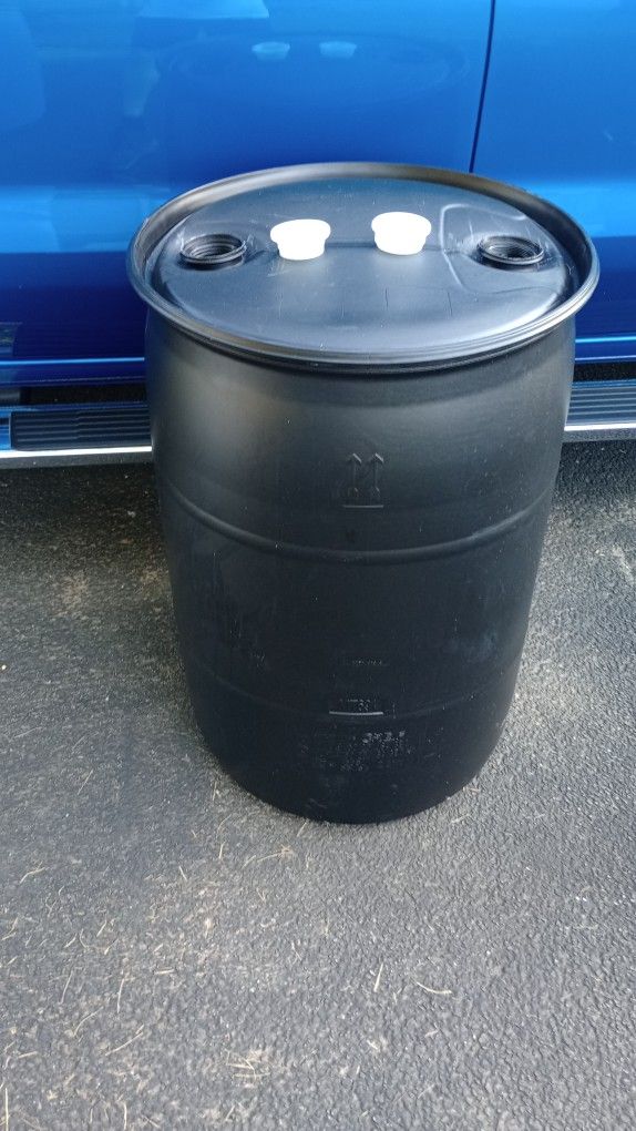Black Plastic 55 Gallon Barrels / Rain Barrels
