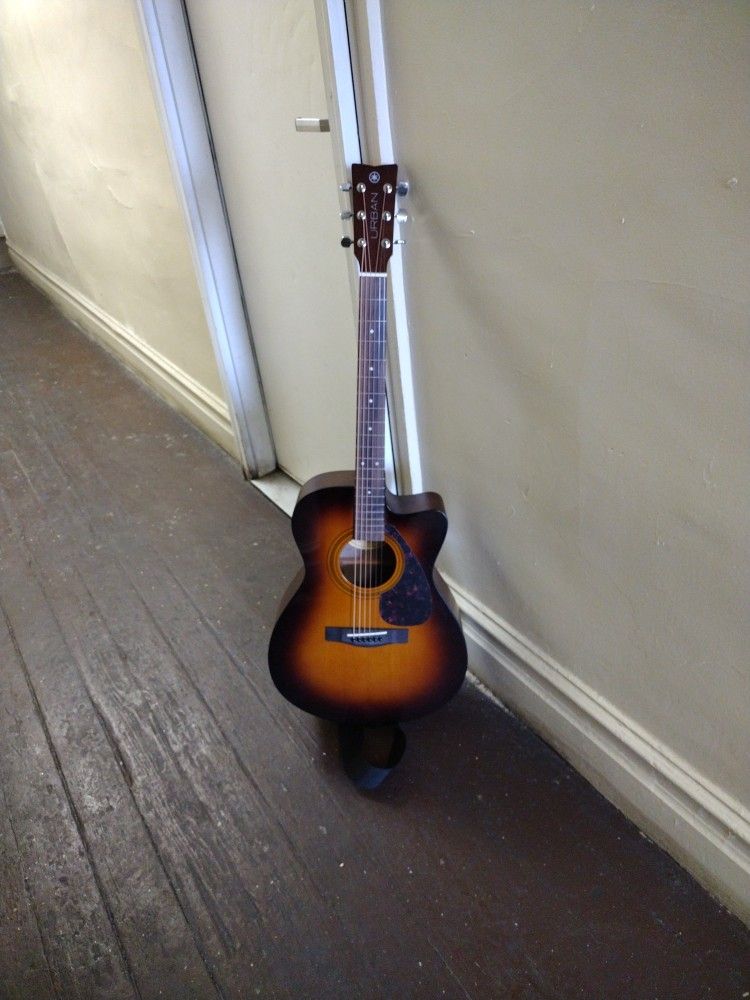 Keith Urban guitar Almost Brand New