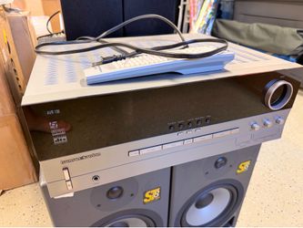 Harman Kardon AVR 130 receiver w remote