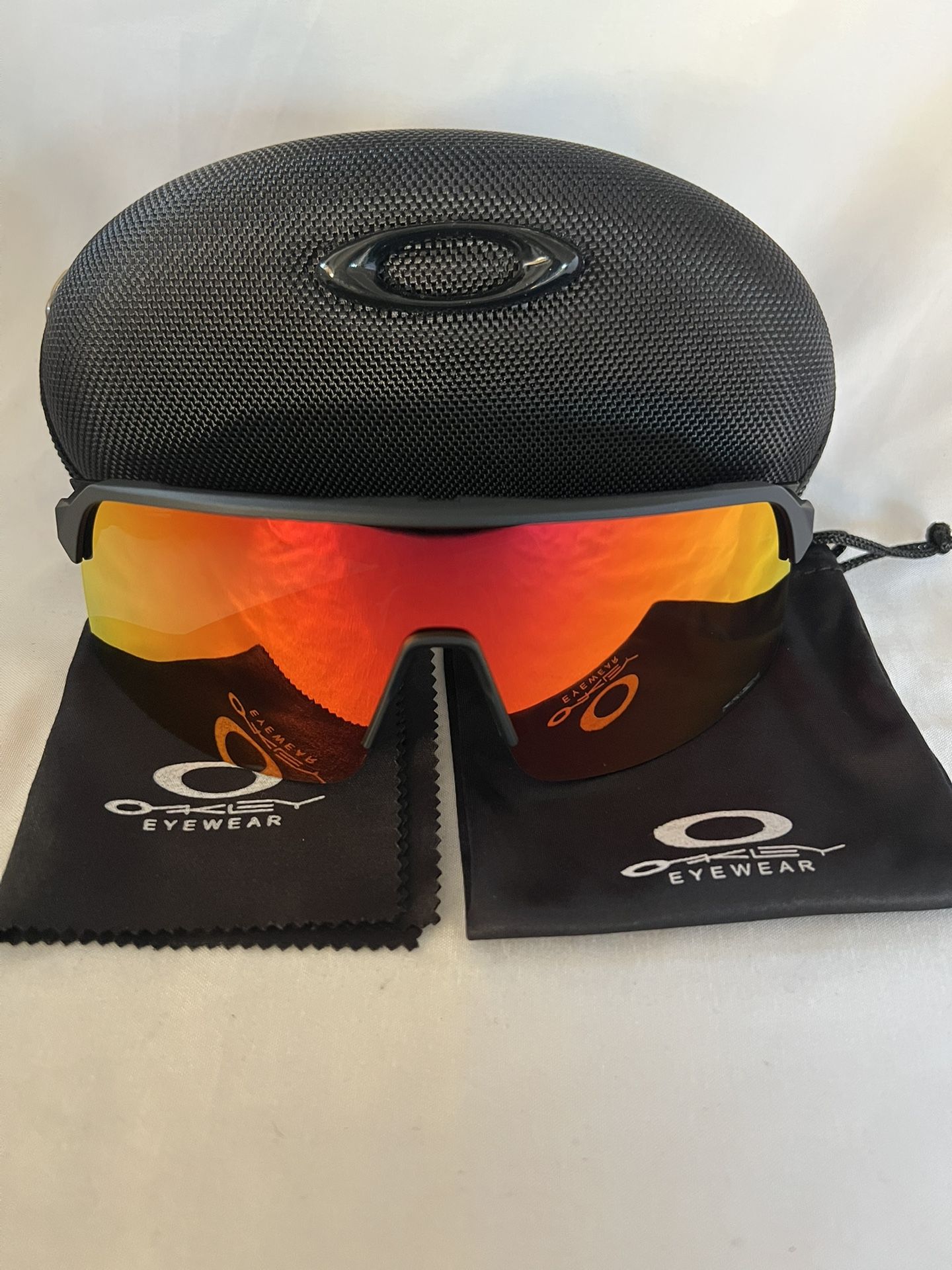 Oakleys Sutro Lite Sunglasses