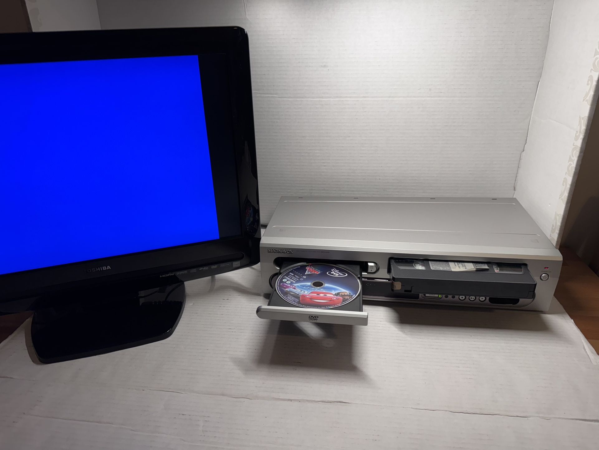 Magnavox Dual VCR/VHS/DVD Combo Player (Read Description)