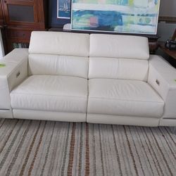 Modani Leather Loveseat 
