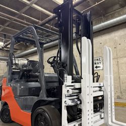 2022 TOYOTA MODEL 8 forklift,7000 lb,2 stage, single double attachment 