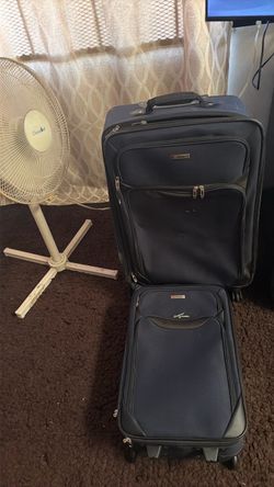 Luggage set