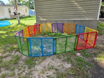 Large baby gate/play area