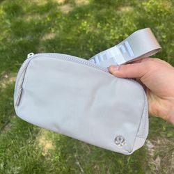 Lululemon Everywhere Belt Bag 1L - Grey/Silver Drop