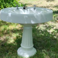Victorian  Oval Pedestal Sink