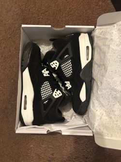 Air Jordan 4 White Thunder GS Size 5Y (Women’s 6.5) - Like New