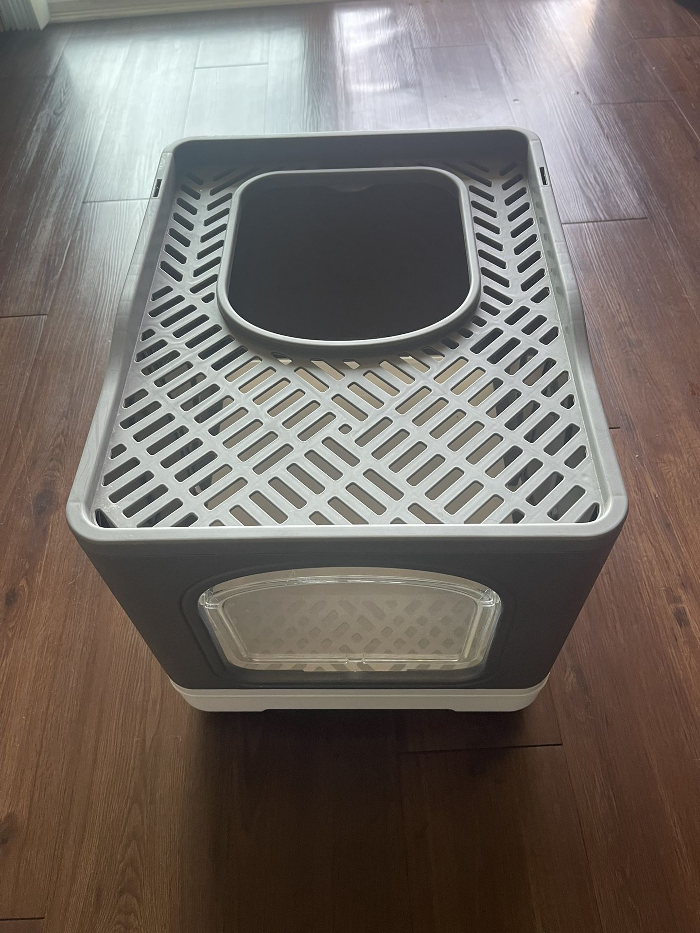 Cat Litter Box And Electric Drinking Fountain.