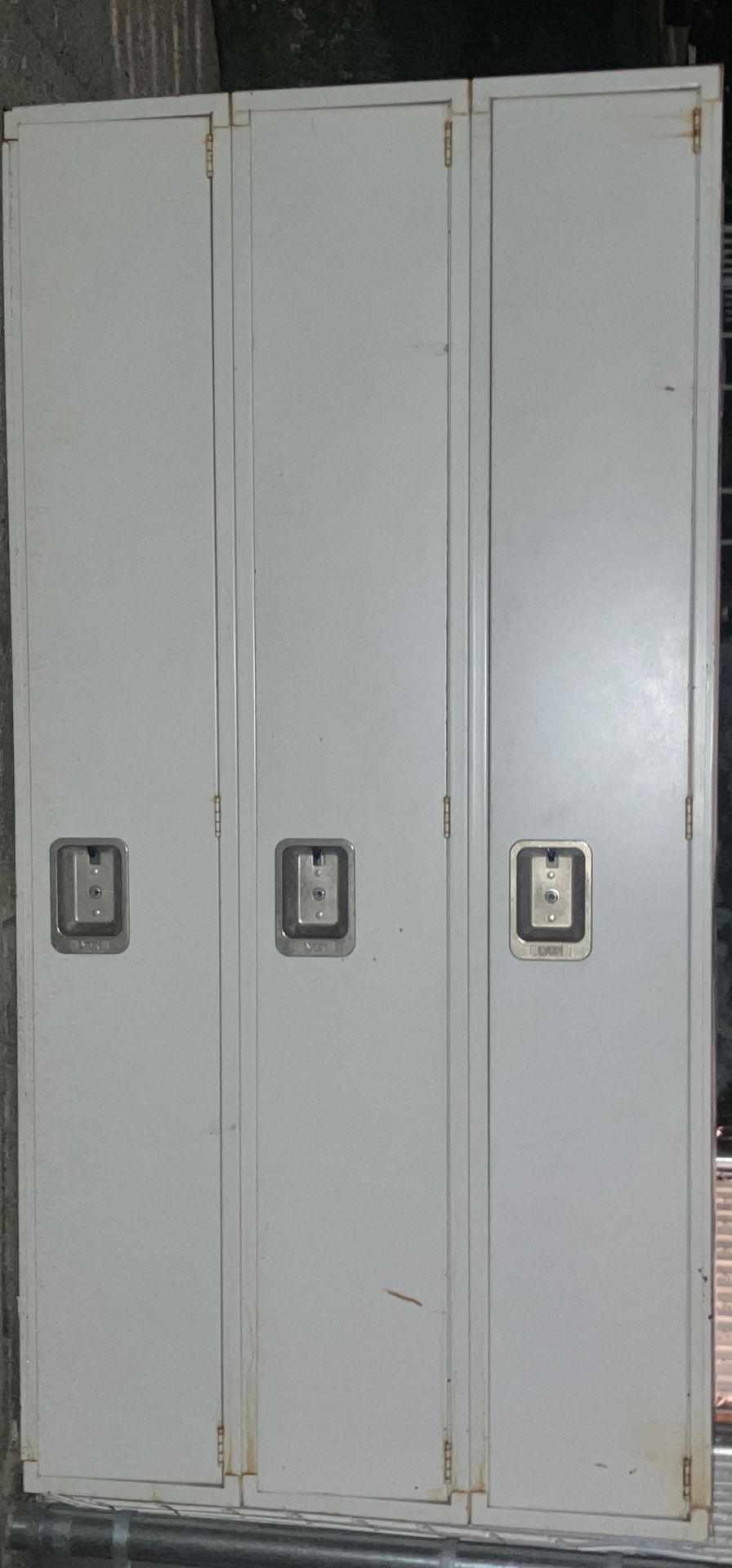 3 Lockers Metal Cabinet