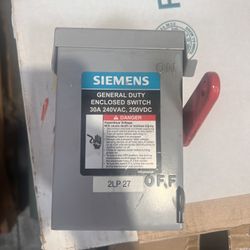 Siemens General Duty Enclosed Switch 30 Amp 240 V 250 VDC 3 Pole GNF321A