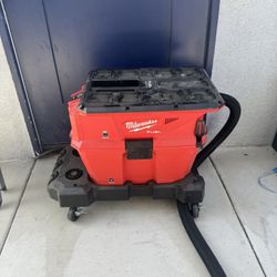 M18 Milwuakee Wet/Dry Vacuum 6 Gal (Tool Only)