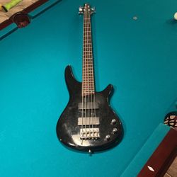 Ibanez 5 String Bass Sr305