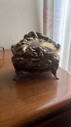Beautiful Vintage Jewelry Box Antique 