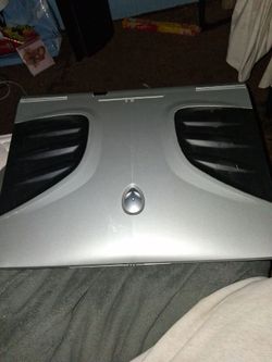 Alienware M9700 Gaming Laptop