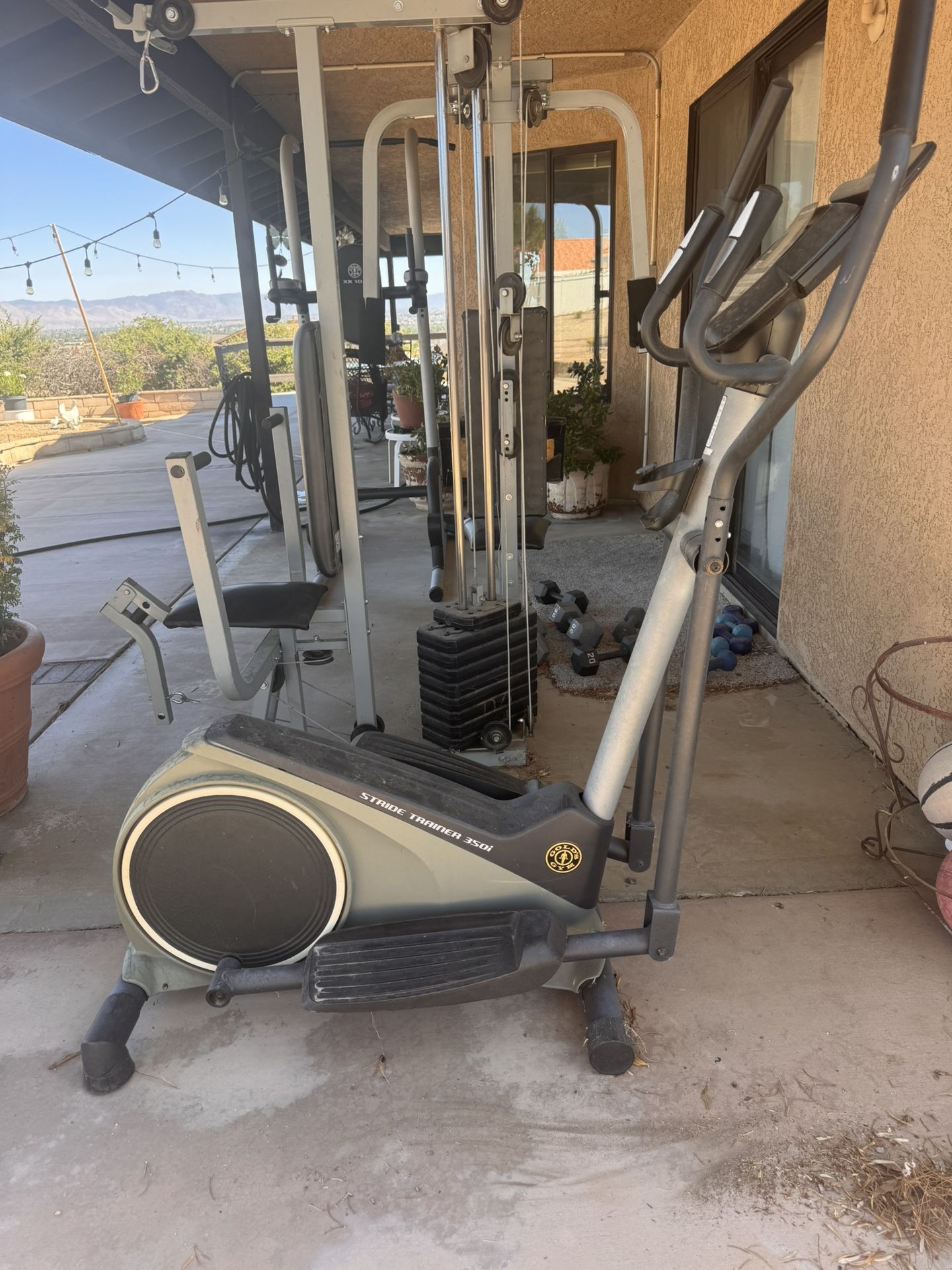 Gold's Gym Stride Trainer 350i elliptical machine