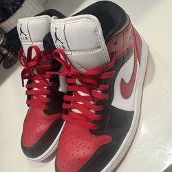 Jordan 1 Mid