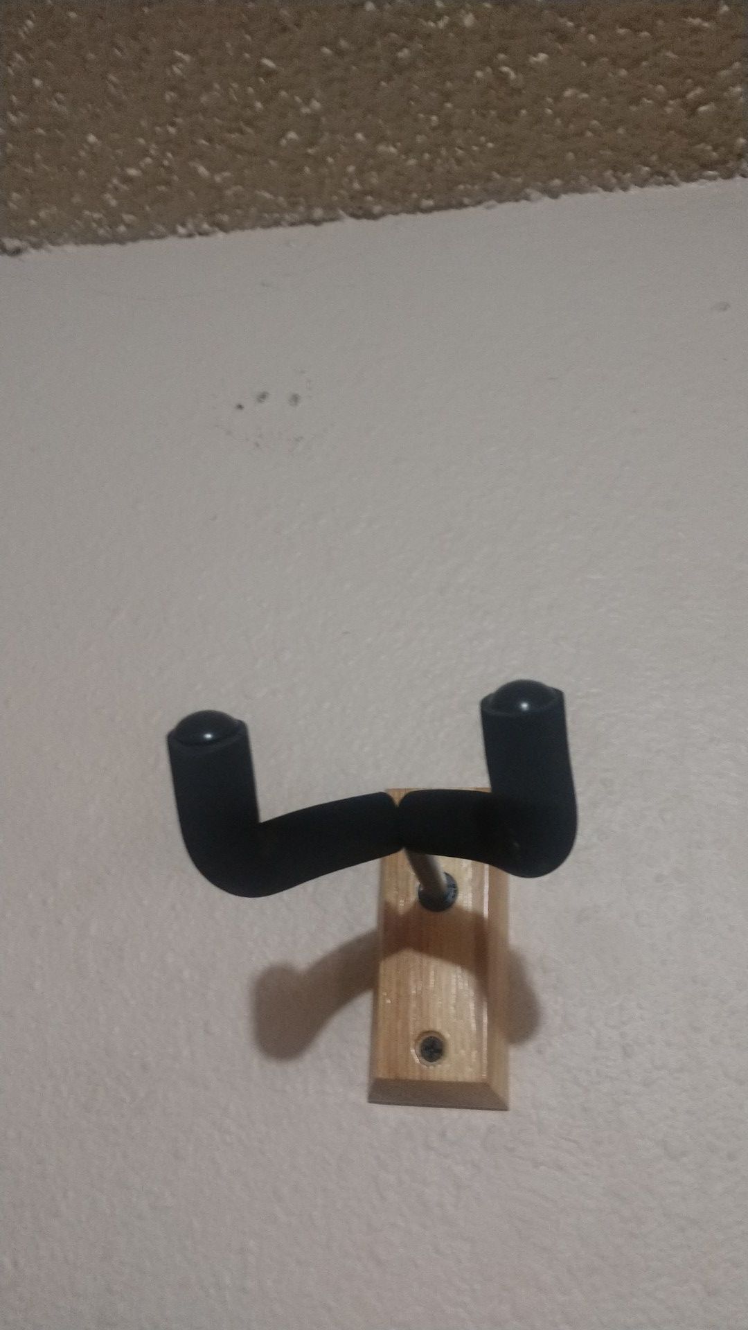 Guitar holder