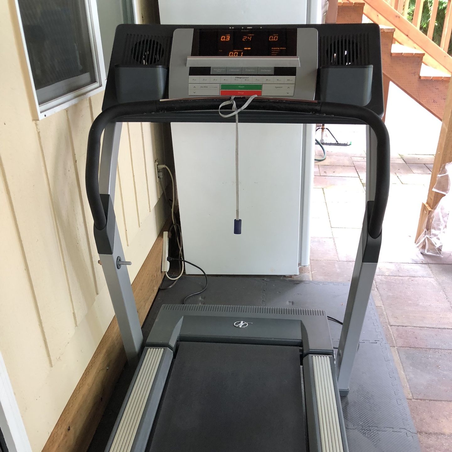 Nordictrack c2050 sales treadmill used
