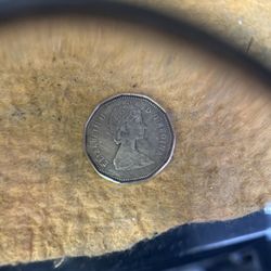 Elizabeth, 2  DG Regina 1987 RRC On The back 