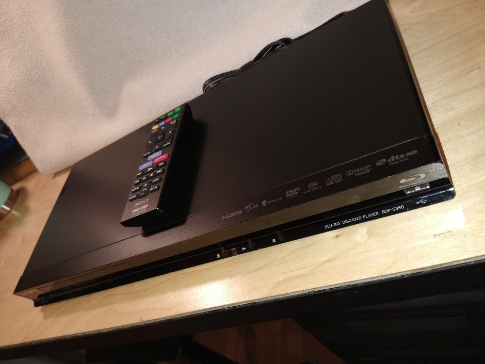 Sony BDP-S380 Blu-ray & DVD Player with Remote