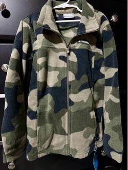 New. Youth Size Medium (10/12) Colombia Fleece Camo Zip Up Coat Jacket