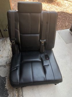 ****Weekend Special***** make reasonable offer Removable seat for 2007 Suburban