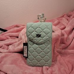 NWT Badgley Mischka Phone Case With Diamond Quilting With Gold Hardware Crossbody 