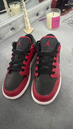 Nike girls shoe size 3,5