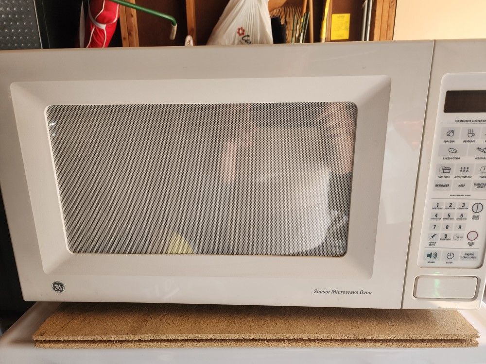 Brand New Microwave for Sale in Loves Park, IL - OfferUp