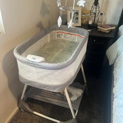Bassinet For Sale!!!!!!!!!