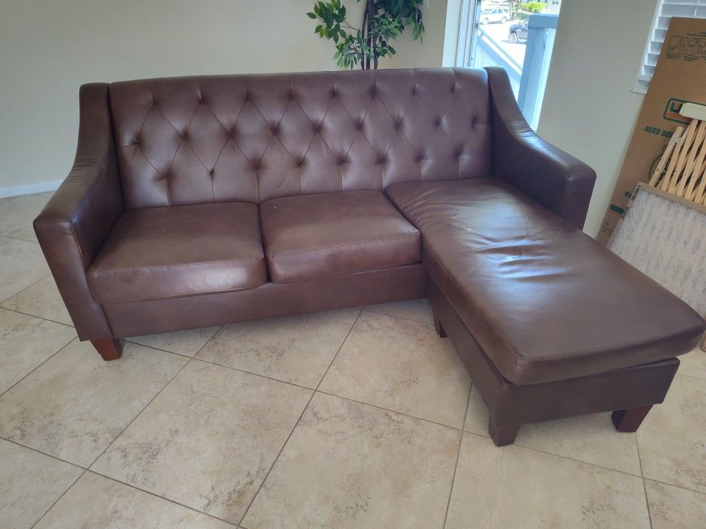 SALE SALE SALE🛋️ Versatile Modular L-Shaped Sofa – Great Condition!