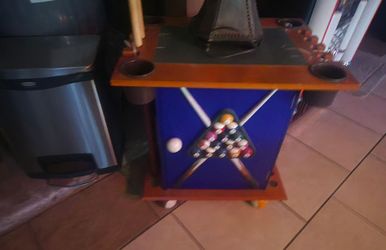 Pool stick holder