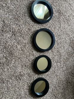 Round mirrors set