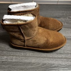 WATER DAMAGE Women’s Chestnut Kirkland Boots 