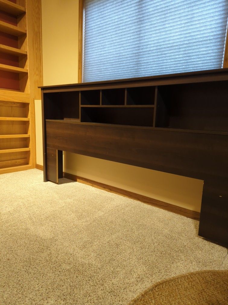 Book Shelf Headboard - King Size Bed