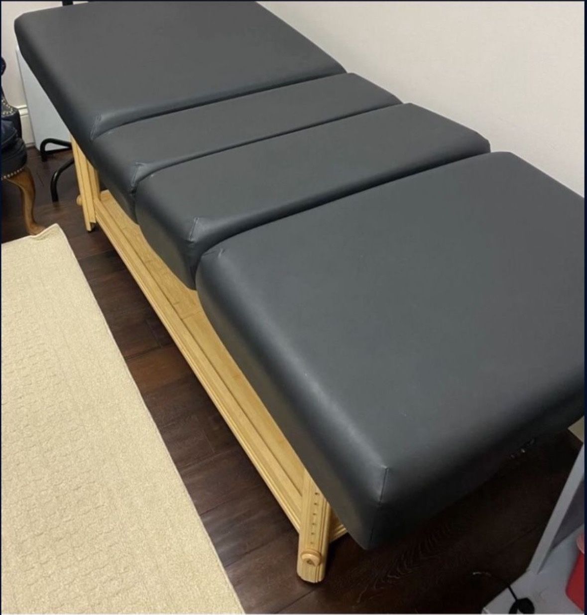 LASH BED\MASSAGE TABLE