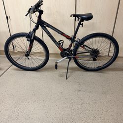 Black and grey Trek Mountain Bike 