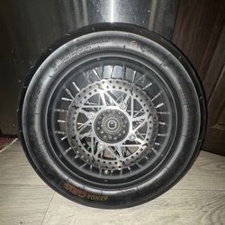 FRONT AND REAR SUMOS 12in very good condition