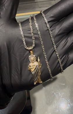 14k Gold San Judas set with White gold chain