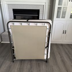 Folding Bed With Twin Mattress 