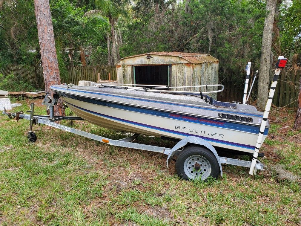 Bayliner project boat $1100/ obo